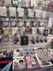 Pamiątki z BTS i innymi zespołami k-popowymi